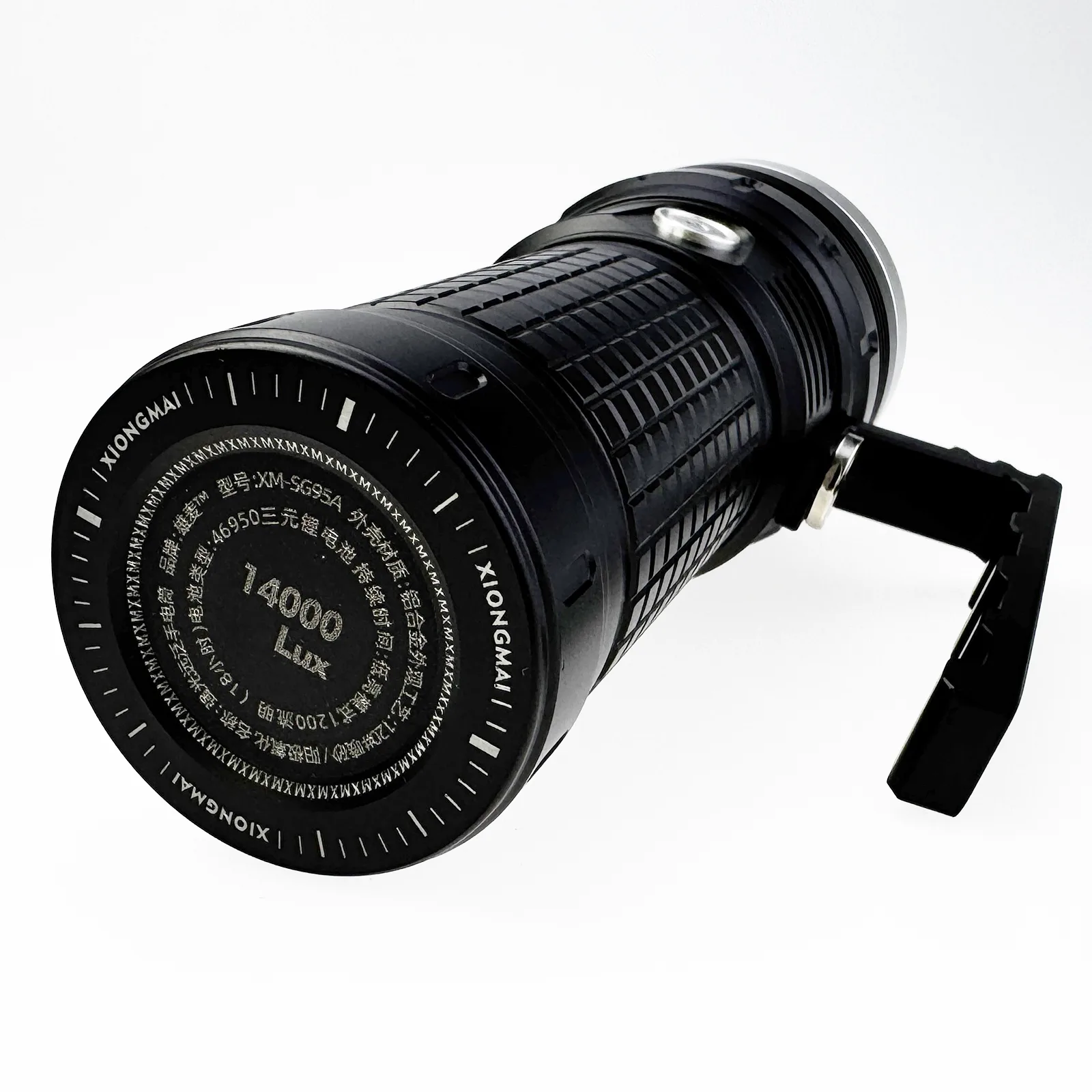 Strong Light Long-distance Flashlight - Version 46950 Black aluminum alloy flashlight with handle. Strong light long-distance. Version 46950. Compatible with 4680 battery.